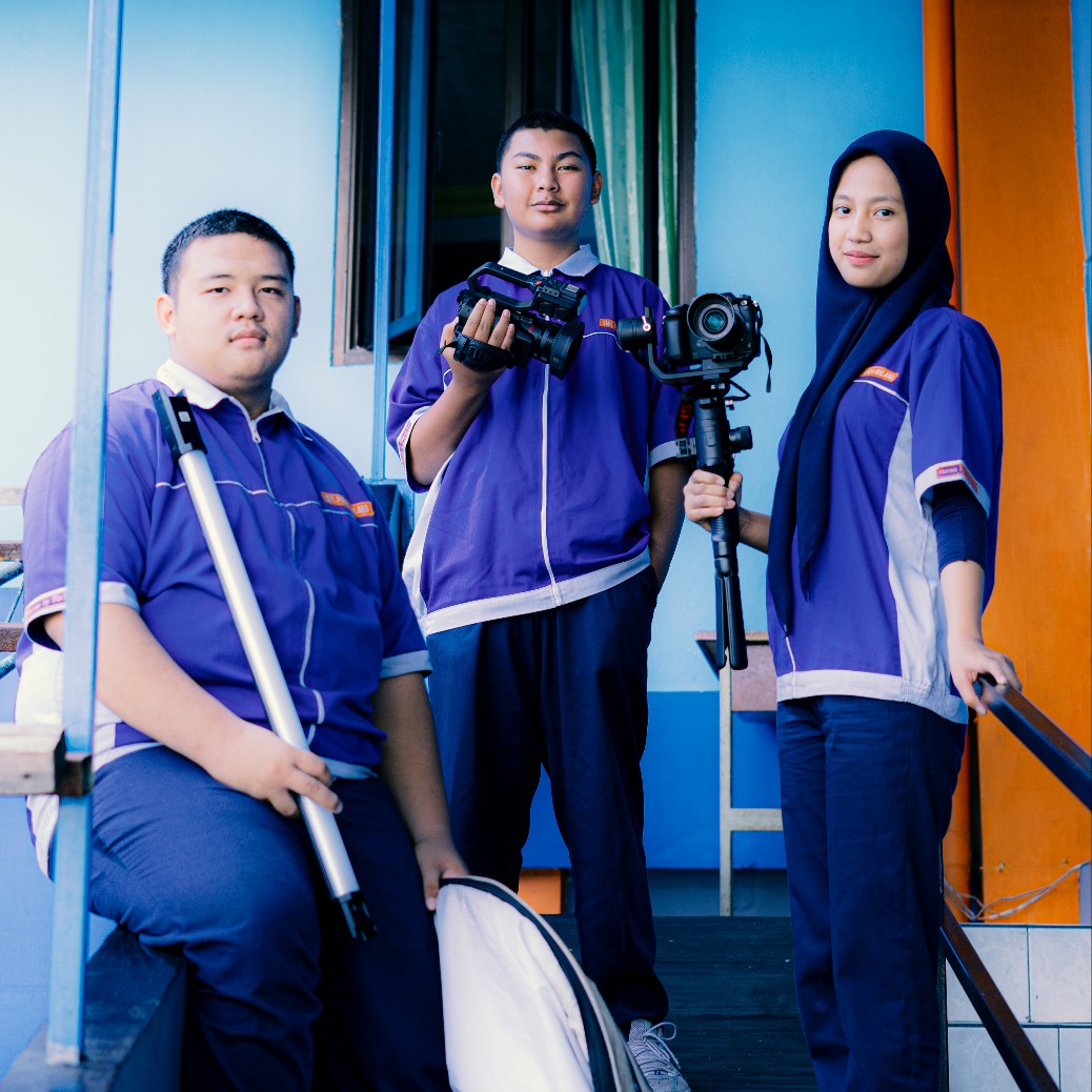 Broadcasting & Perfilman